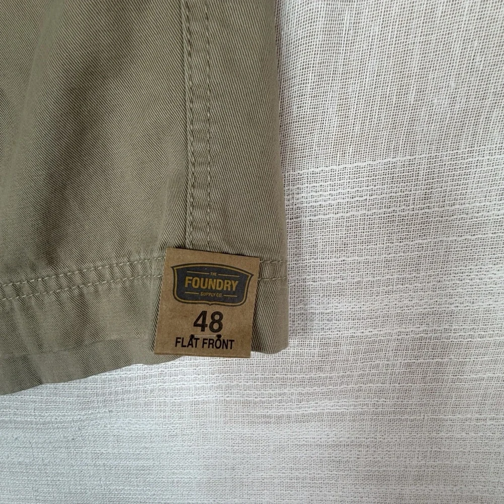 FOUNDRY Flat Front Mens Shorts Sz 48 Big & Tall 10